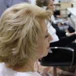 Tinte y corte rubio natural